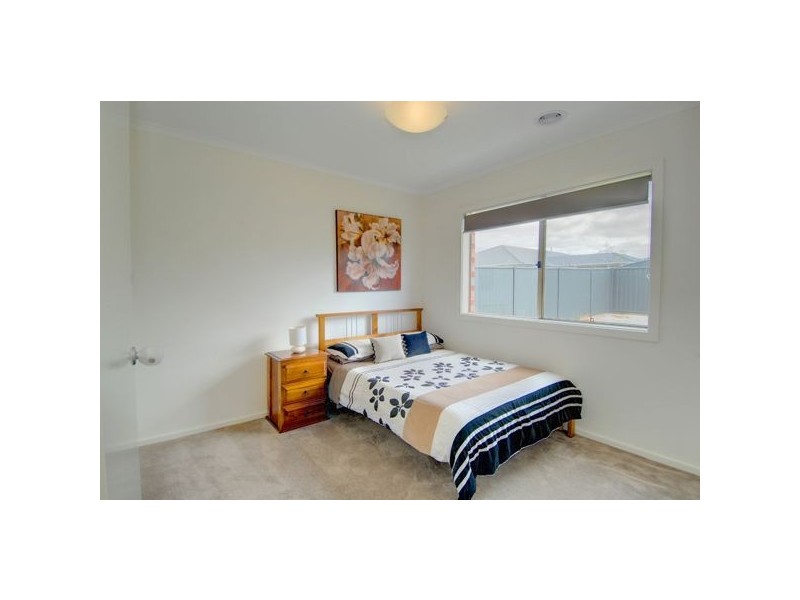 42 Lawrie Drive, Alfredton VIC 3350