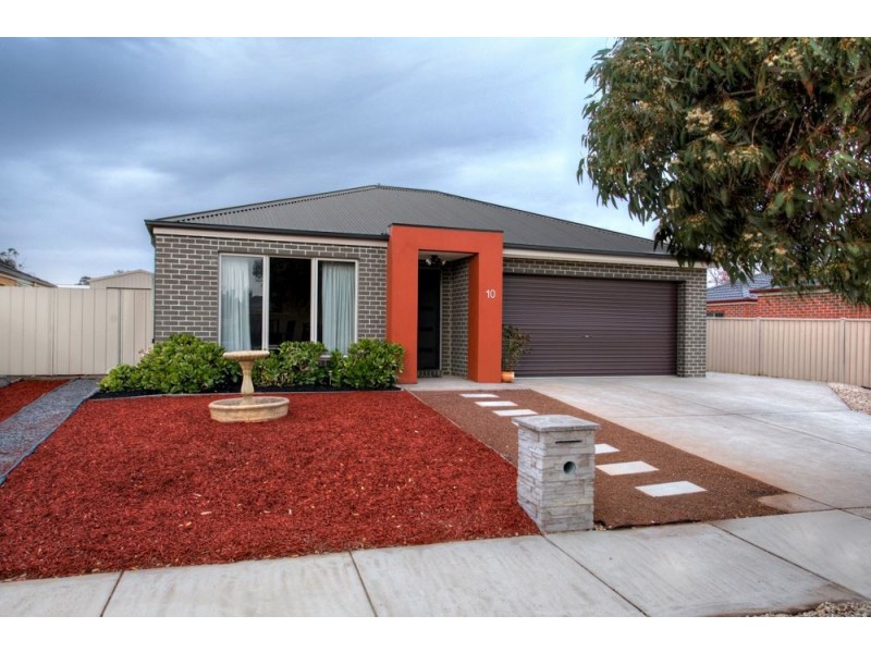 10 Robilliard Way, Sebastopol VIC 3356