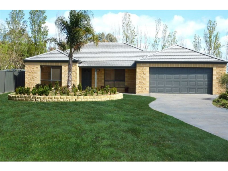 3 Kent Mews, Swan Hill VIC 3585