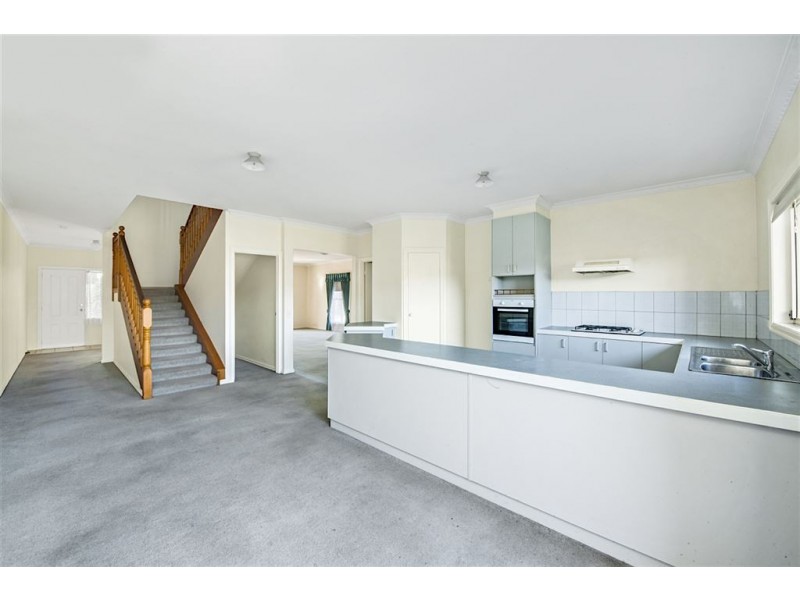 3/104-106 Whitehorse Road, Mount Clear VIC 3350