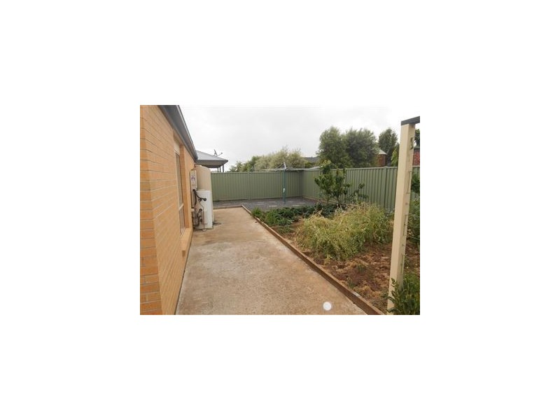 10 Hodge Street, Miners Rest VIC 3352