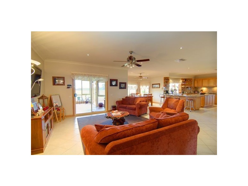 135 Haddon School Road, Haddon VIC 3351