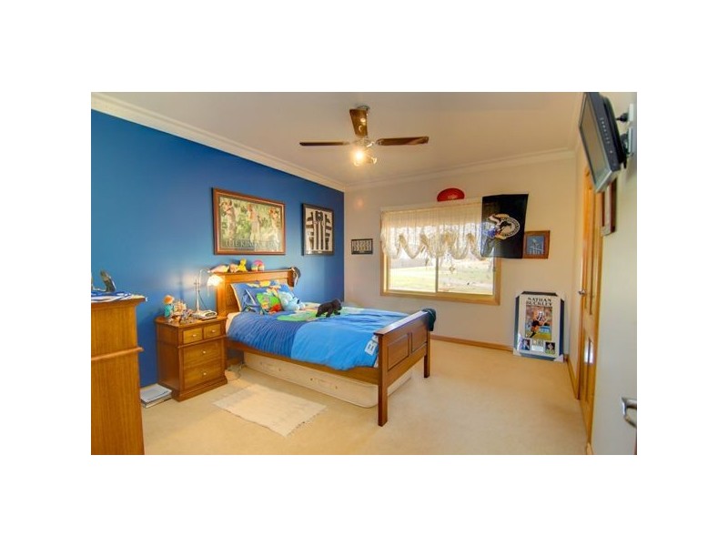 135 Haddon School Road, Haddon VIC 3351