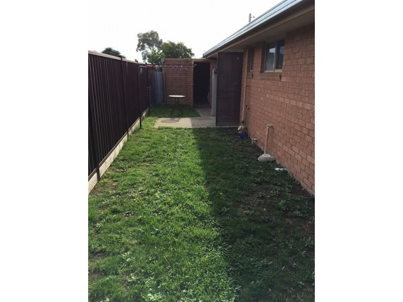 4/12 Rowlands Street, Sebastopol VIC 3356