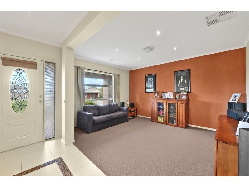 7 Lyon Place, Ballan VIC 3342