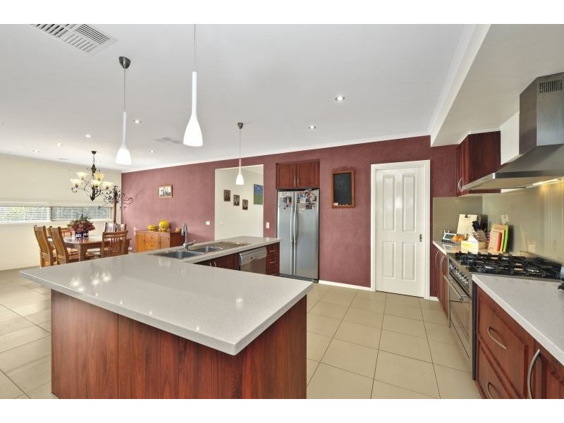 7 Lyon Place, Ballan VIC 3342