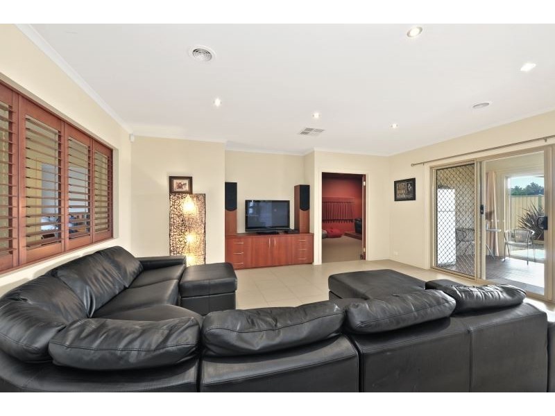 7 Lyon Place, Ballan VIC 3342