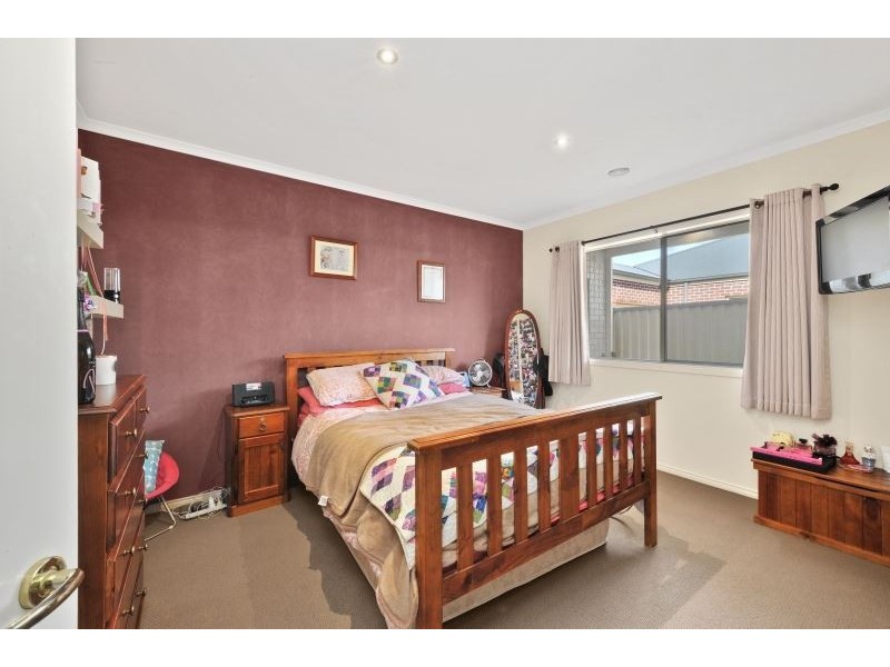 7 Lyon Place, Ballan VIC 3342