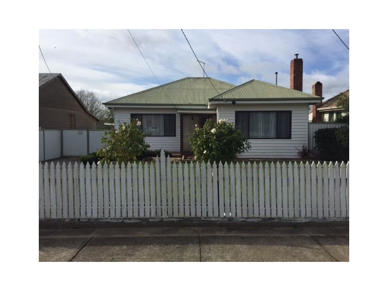 11 Alfred Street, Sebastopol VIC 3356