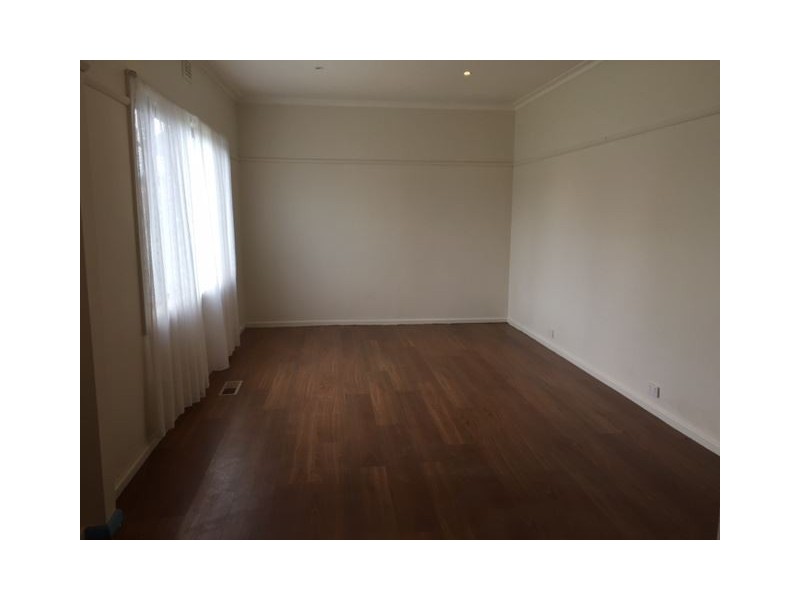 11 Alfred Street, Sebastopol VIC 3356