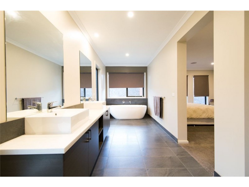 4 heron Ridge, Brown Hill VIC 3350