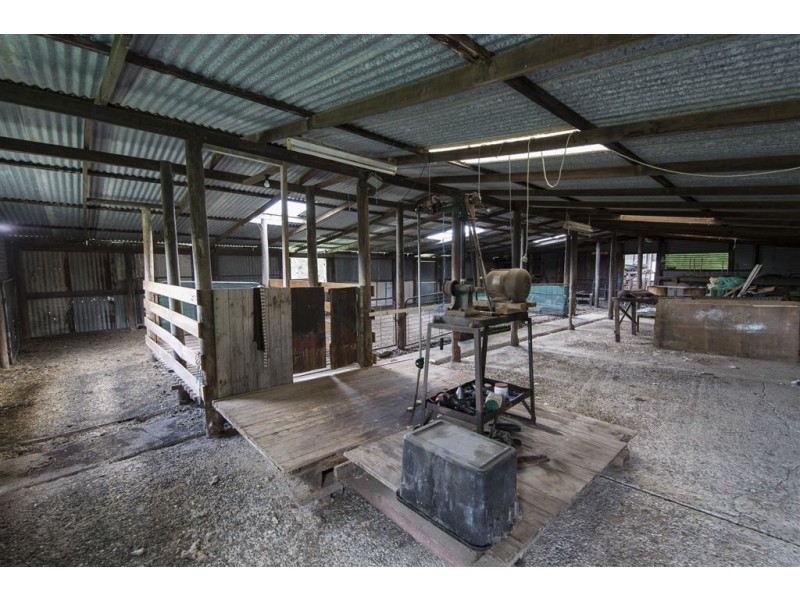 468 White Swan Road, Glen Park VIC 3352