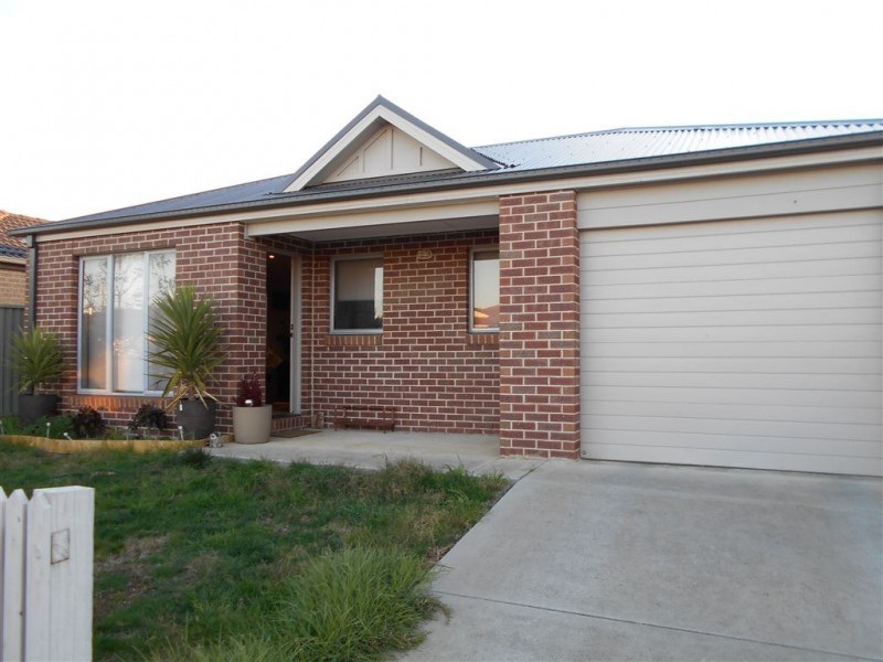 36 Oscar Drive, Sebastopol VIC 3356