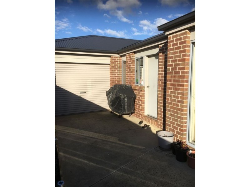 36 Oscar Drive, Sebastopol VIC 3356