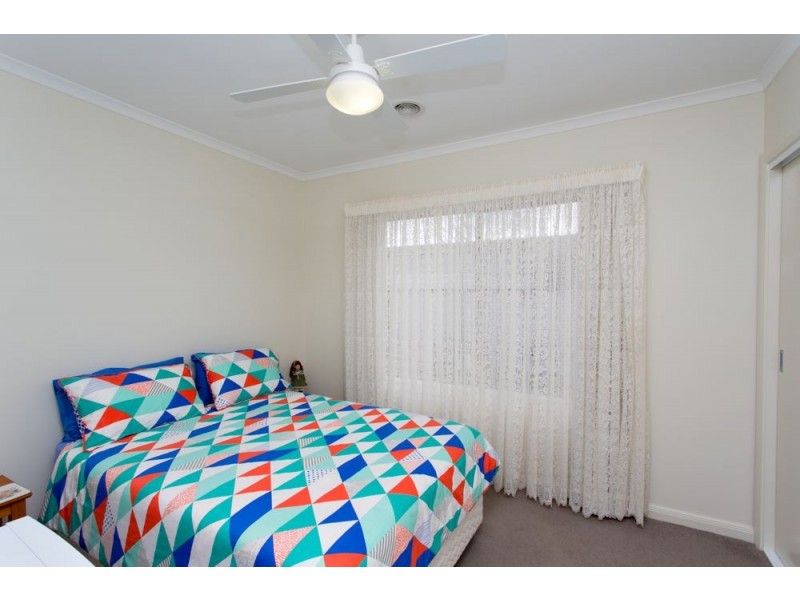 2/5 Park Street, Wendouree VIC 3355