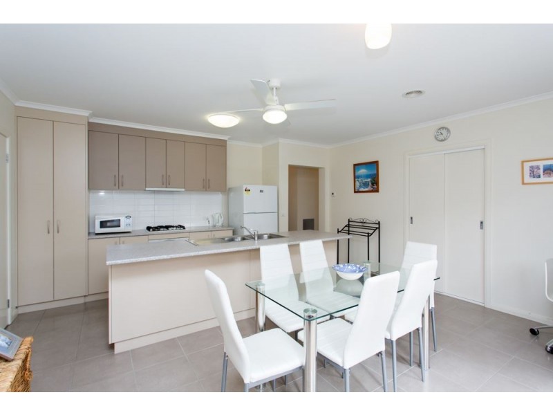 2/5 Park Street, Wendouree VIC 3355