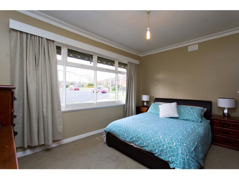 10 Killeen Avenue, Black Hill VIC 3350