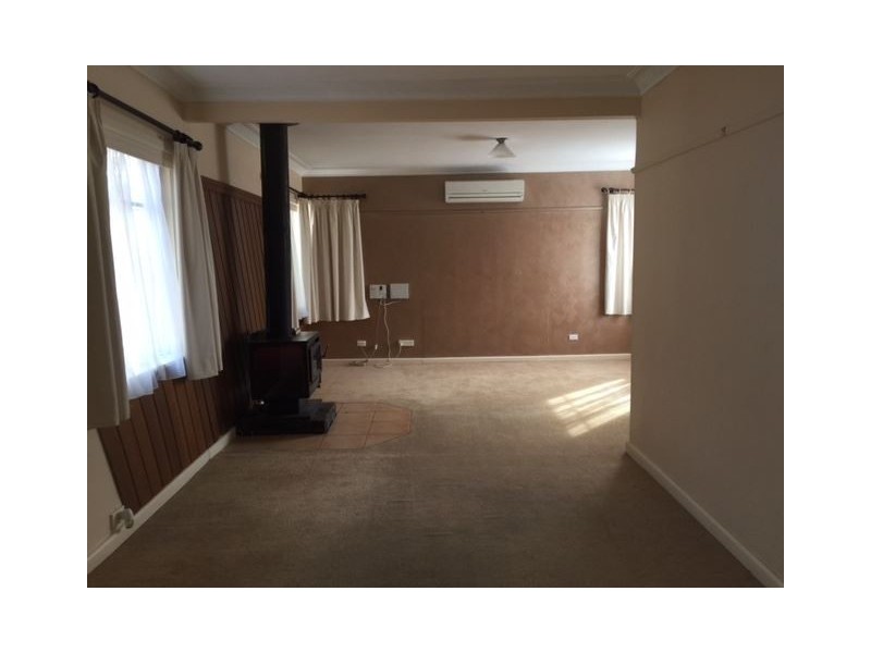 11 Davis Street, Creswick VIC 3363