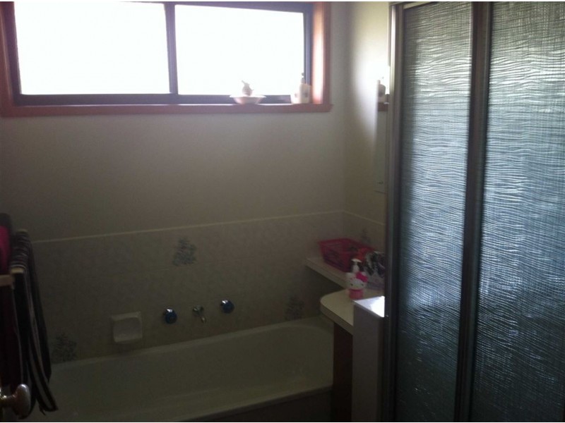 10 Cedar Ave, Alfredton VIC 3350