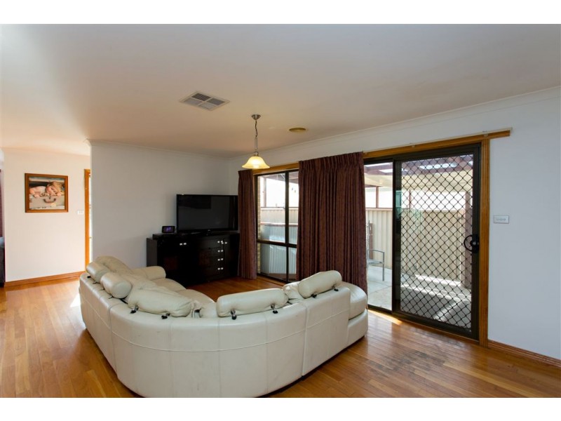 11 Lanita Street, Delacombe VIC 3356