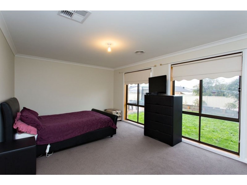 11 Lanita Street, Delacombe VIC 3356