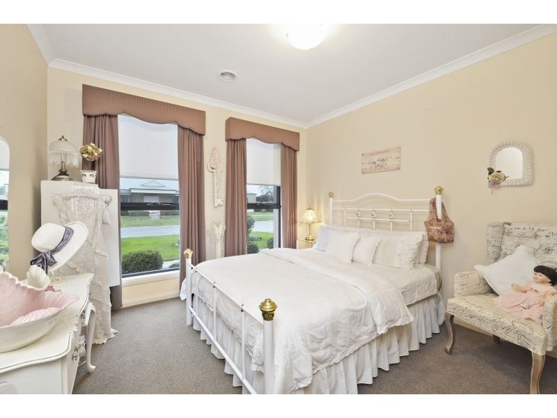 32 Boulevarde Drive, Alfredton VIC 3350