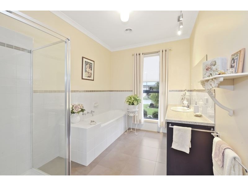 32 Boulevarde Drive, Alfredton VIC 3350
