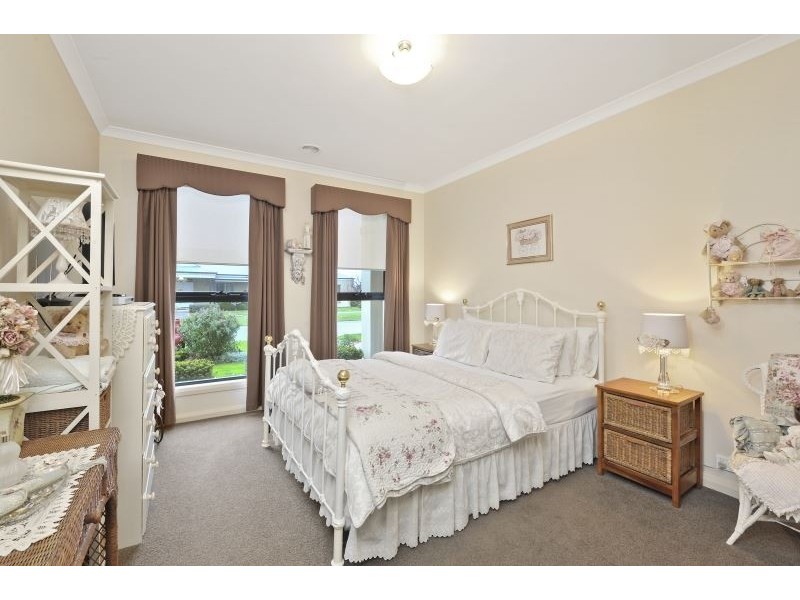 32 Boulevarde Drive, Alfredton VIC 3350