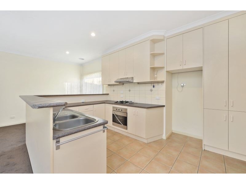 2/3 Cartledge Avenue, Mount Clear VIC 3350