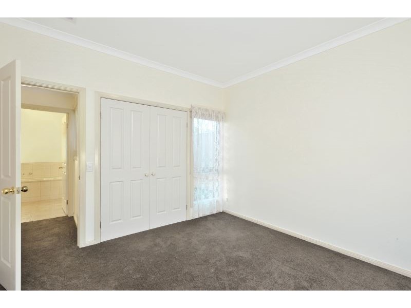 2/3 Cartledge Avenue, Mount Clear VIC 3350