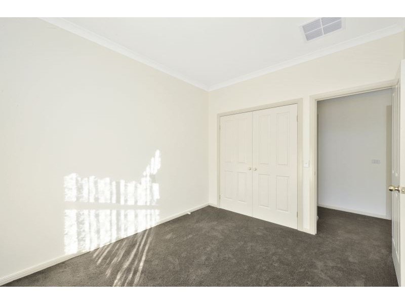 2/3 Cartledge Avenue, Mount Clear VIC 3350