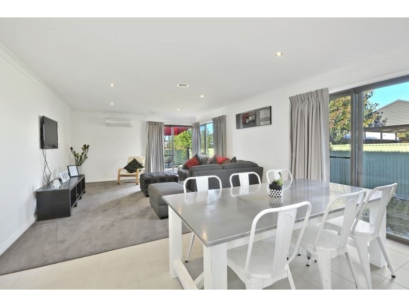 2 Orbost Drive, Miners Rest VIC 3352