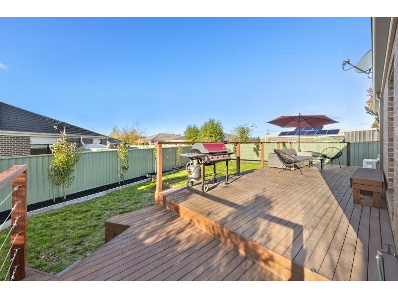 2 Orbost Drive, Miners Rest VIC 3352