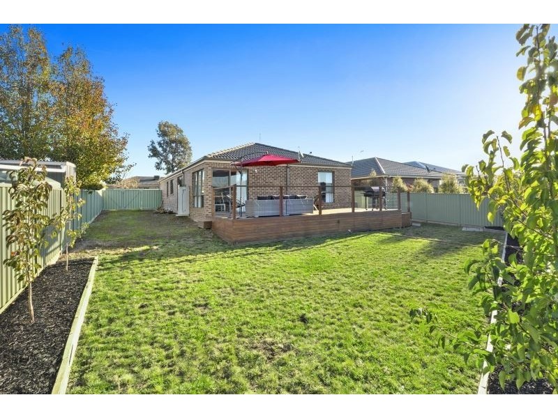 2 Orbost Drive, Miners Rest VIC 3352