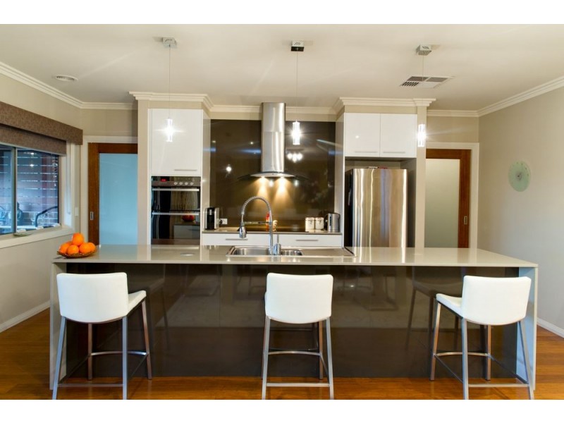 4 Jonathan Court, Brown Hill VIC 3350