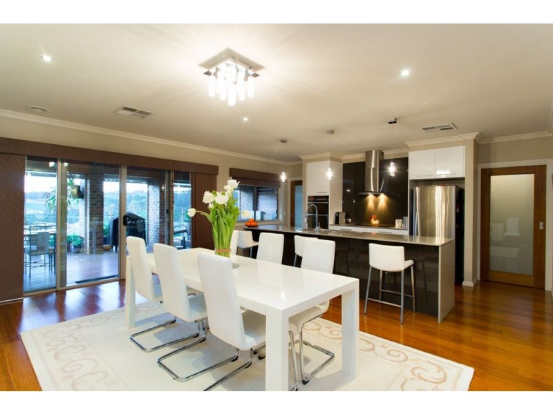 4 Jonathan Court, Brown Hill VIC 3350