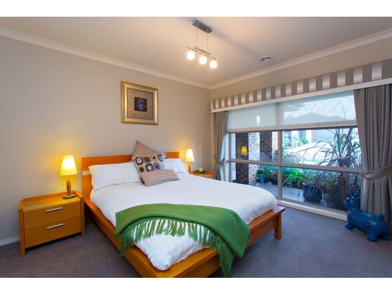 4 Jonathan Court, Brown Hill VIC 3350