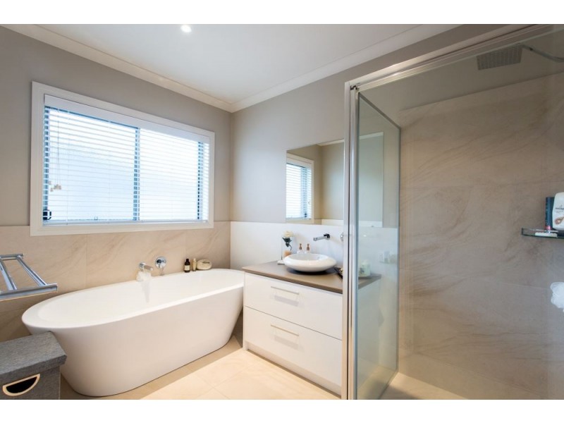 4 Jonathan Court, Brown Hill VIC 3350