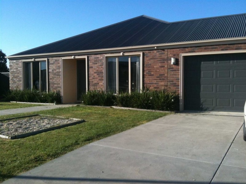 82 Alfredtron Drive, Alfredton VIC 3350