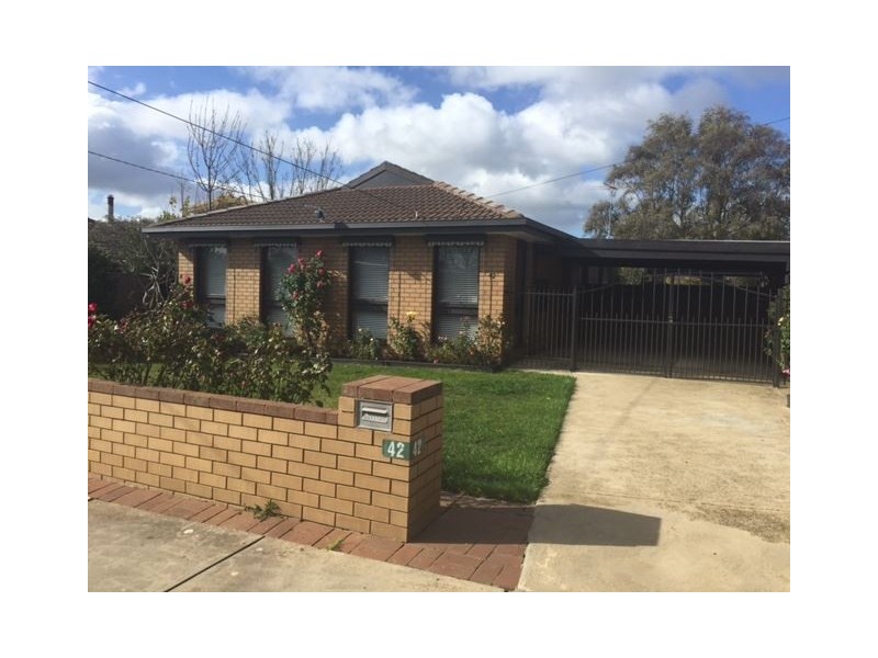 42 Montgomery Street, Wendouree VIC 3355