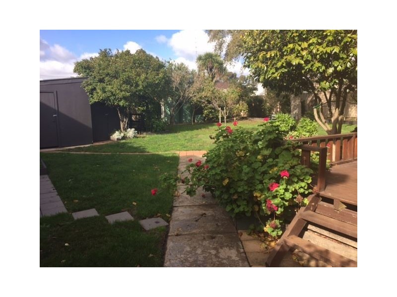 42 Montgomery Street, Wendouree VIC 3355