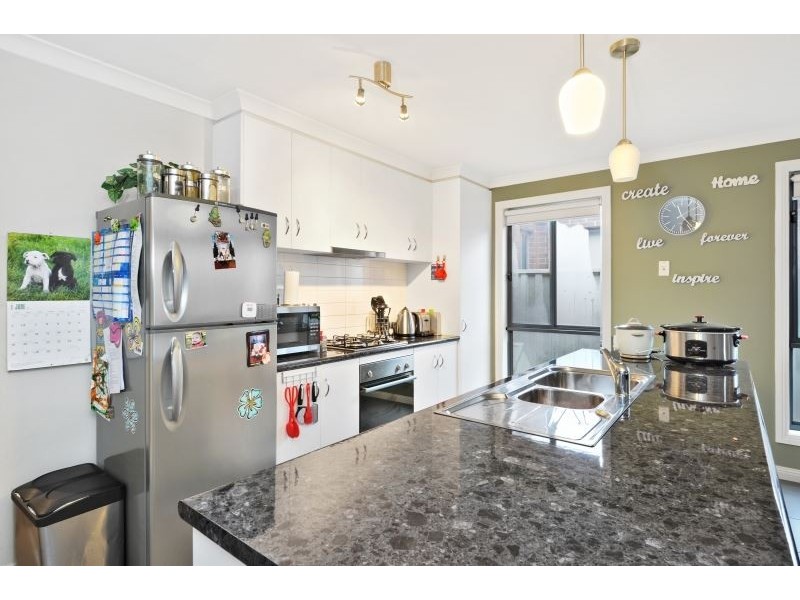 31 Ashwood Gardens, Mitchell Park VIC 3355