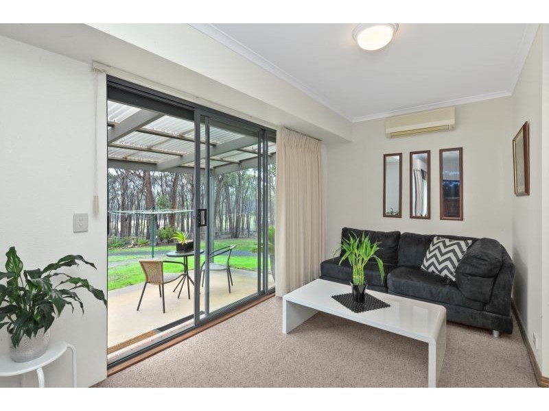 145 Post Office Road, Smythes Creek VIC 3351