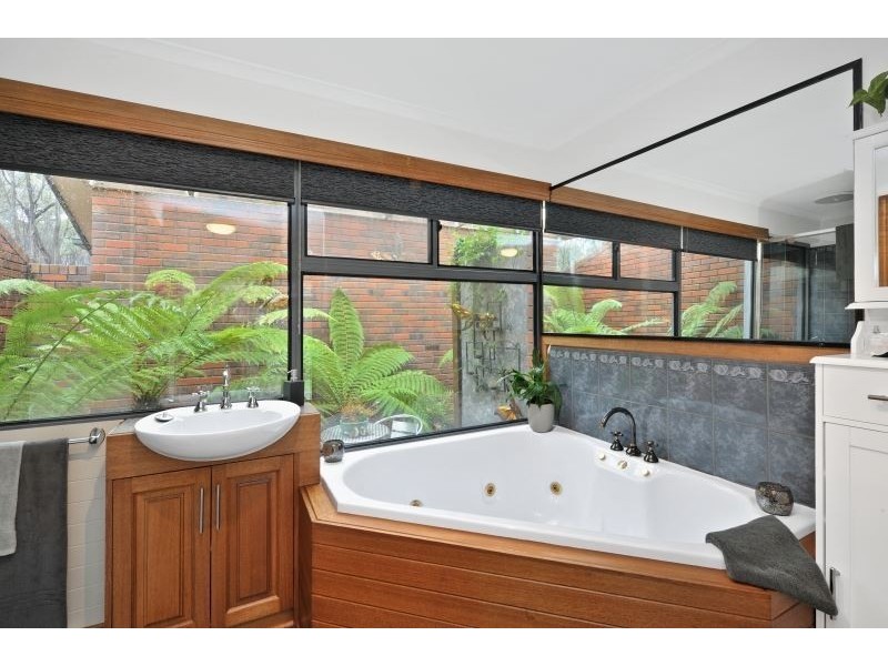 145 Post Office Road, Smythes Creek VIC 3351