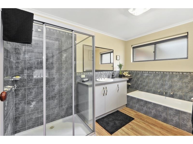 145 Post Office Road, Smythes Creek VIC 3351