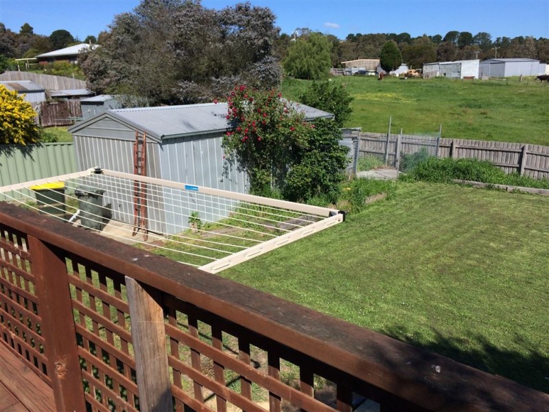 13 Sykes Ave, Mount Pleasant VIC 3350