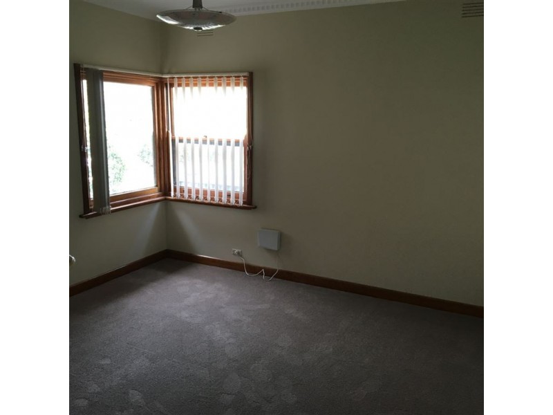 1/826 Bond Street, Mount Pleasant VIC 3350