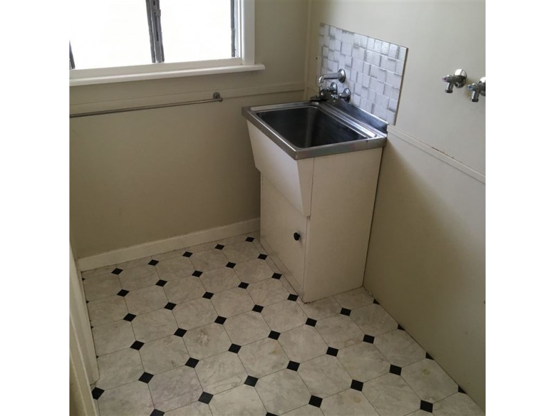 1/826 Bond Street, Mount Pleasant VIC 3350