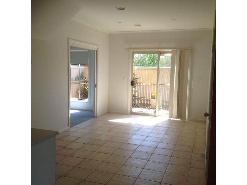 40 Lake Gardens Avenue, Lake Gardens VIC 3355