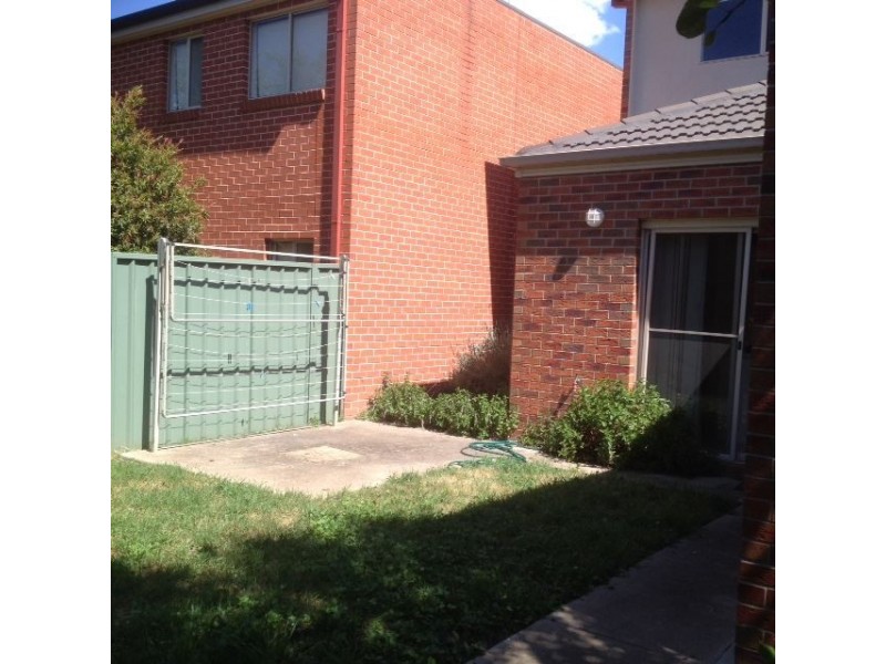 40 Lake Gardens Avenue, Lake Gardens VIC 3355